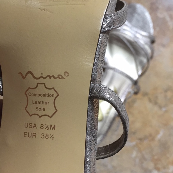 Nina gold sandal made 2 look like gold spun canvas - Picture 3 of 8